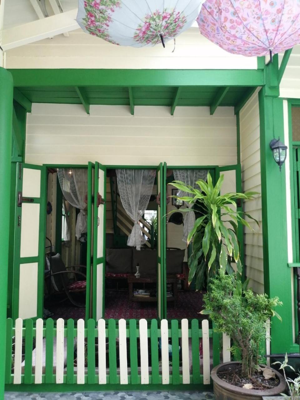 Bed and Breakfast Baan Tepa Boutique House Бангкок Экстерьер фото