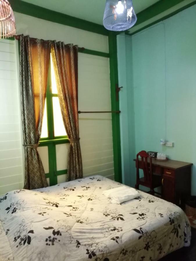 Bed and Breakfast Baan Tepa Boutique House Бангкок Экстерьер фото